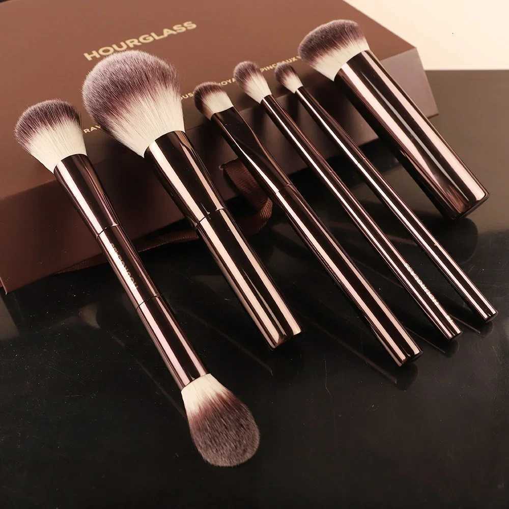 Hourglass Vegan Makeup Brush Set 7pcs High Quality Synthetic Hair Metal Handle Travel Cosmetic Brushes Kit with Pouch Box Z260408