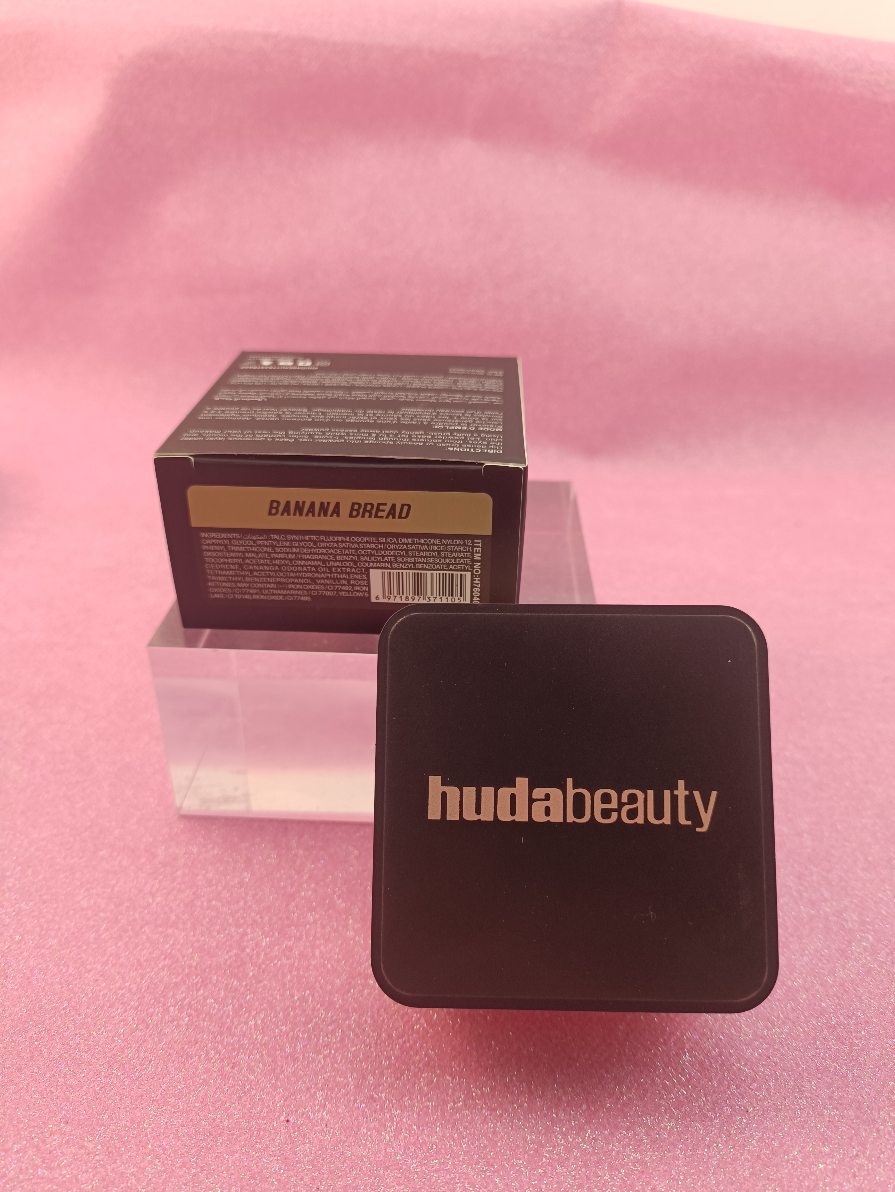 Huda Beauty Banana Bread Monochrome Loose Powder Compact 20g Setting Powder Ideal For Baking Oil Control & Long-Lasting Flawless Smooth Natural Concea
