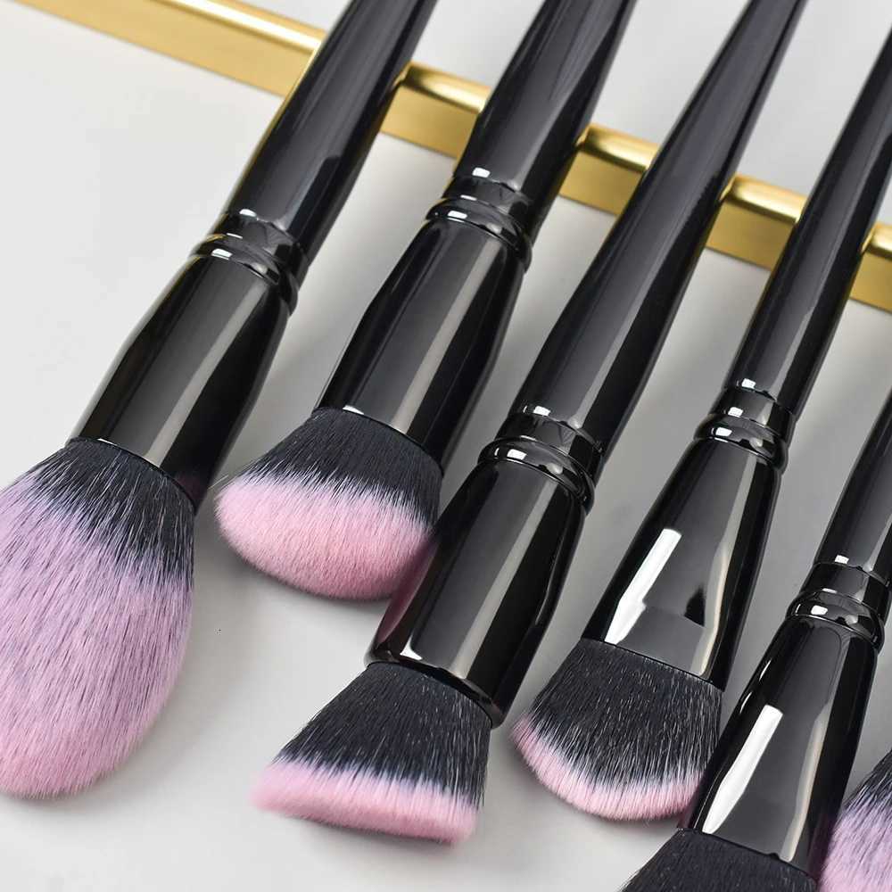 2025 New 18 Pcs Professional Makeup Brushes Set Foundation Powder Eyeshadow Eyelash Blush Make Up Brush Cosmetic Beauty Tools Z260408