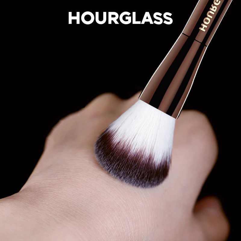 Hourglass Makeup Brush- No17 Lighting Edit Brush Soft Fiber Hair Double Head Highlight Fashion Design Single Face Brush Z260408