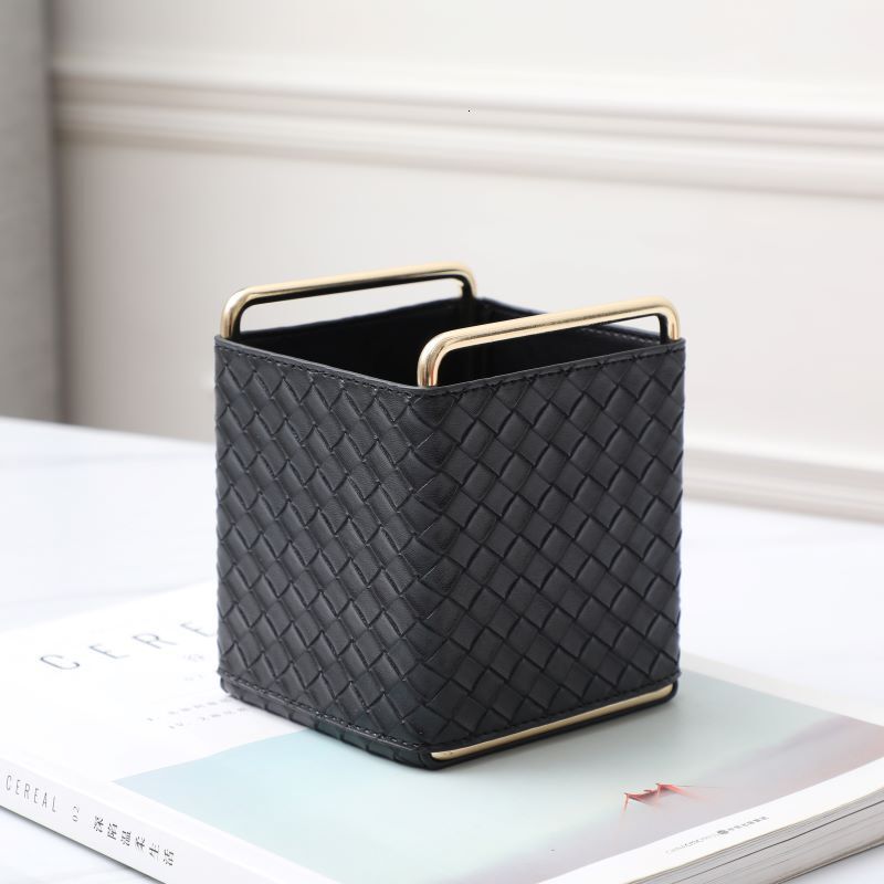 Storage Basket Nordic Ins Style Woven Leather Diamond Lattice Desktop Remote Control Organizer Metal Makeup Brush Pen Holder