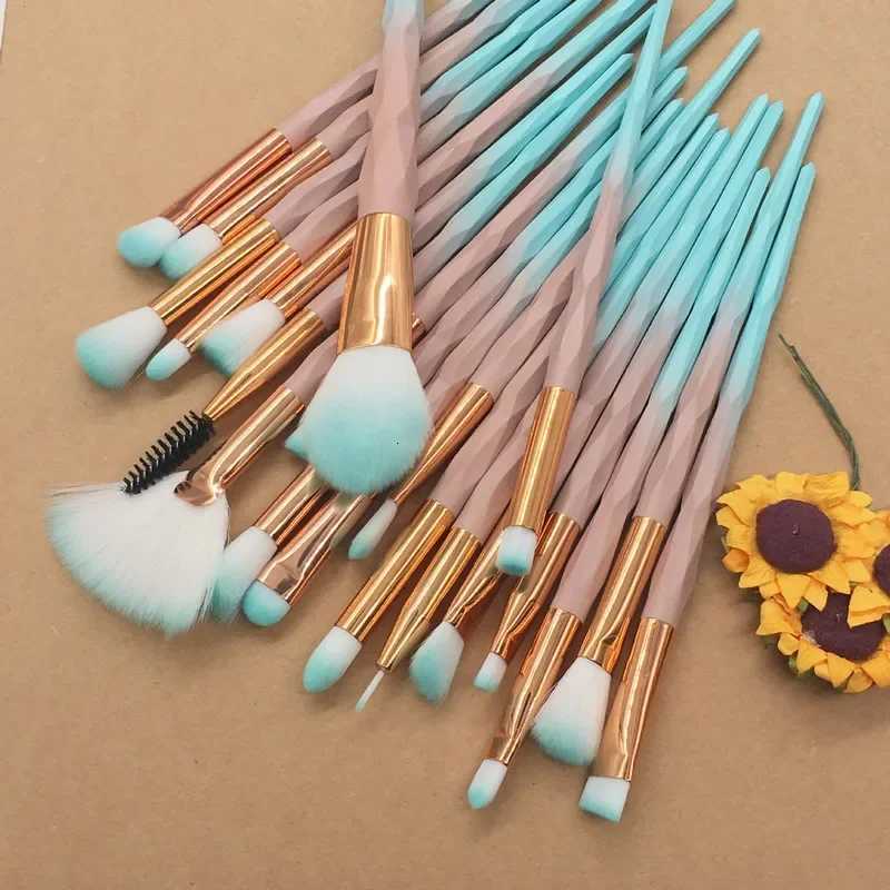 20PCS Diamond makeup brushes set Powder Foundation Blush Blending Eye shadow Lip Cosmetic Beauty Pincel Maquiagem Make Up Brush Z260408