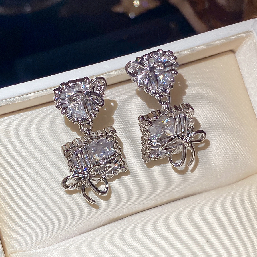 Silver needle zircon heart-shaped square bow earrings, simple stylish, versatile elegant, light luxury and high-end feel - view 7