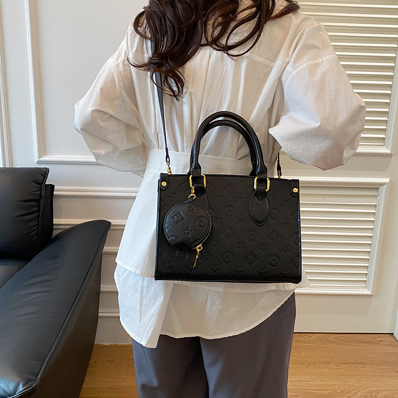 Summer New Fashionable Retro Women's Textured Ladies Shoulder Bag Commuter Handbag