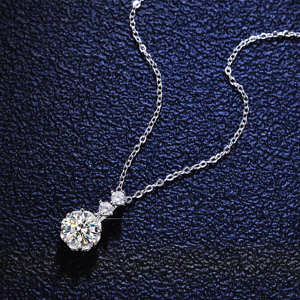 Korean Trend Moissanite Four-Leaf Clovers Inlaid With Diamond Lucky Daily Versatile Necklace Pendant for Girlfriend for Gift