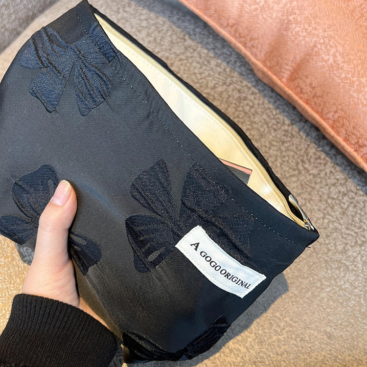 Storage Bag Niche Pure Black Noble Dark Pattern Bow Princess Design High Cool Style Travel Portable Zipper Canvas