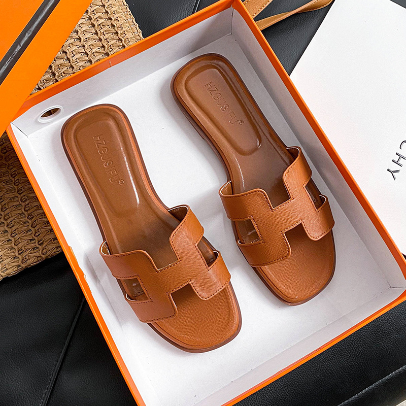 HZGUSIFU Free delivery luxury Slippers Slippers for women's outdoor wear new summer fashion flat bottomed one line dragging beach travel sandals