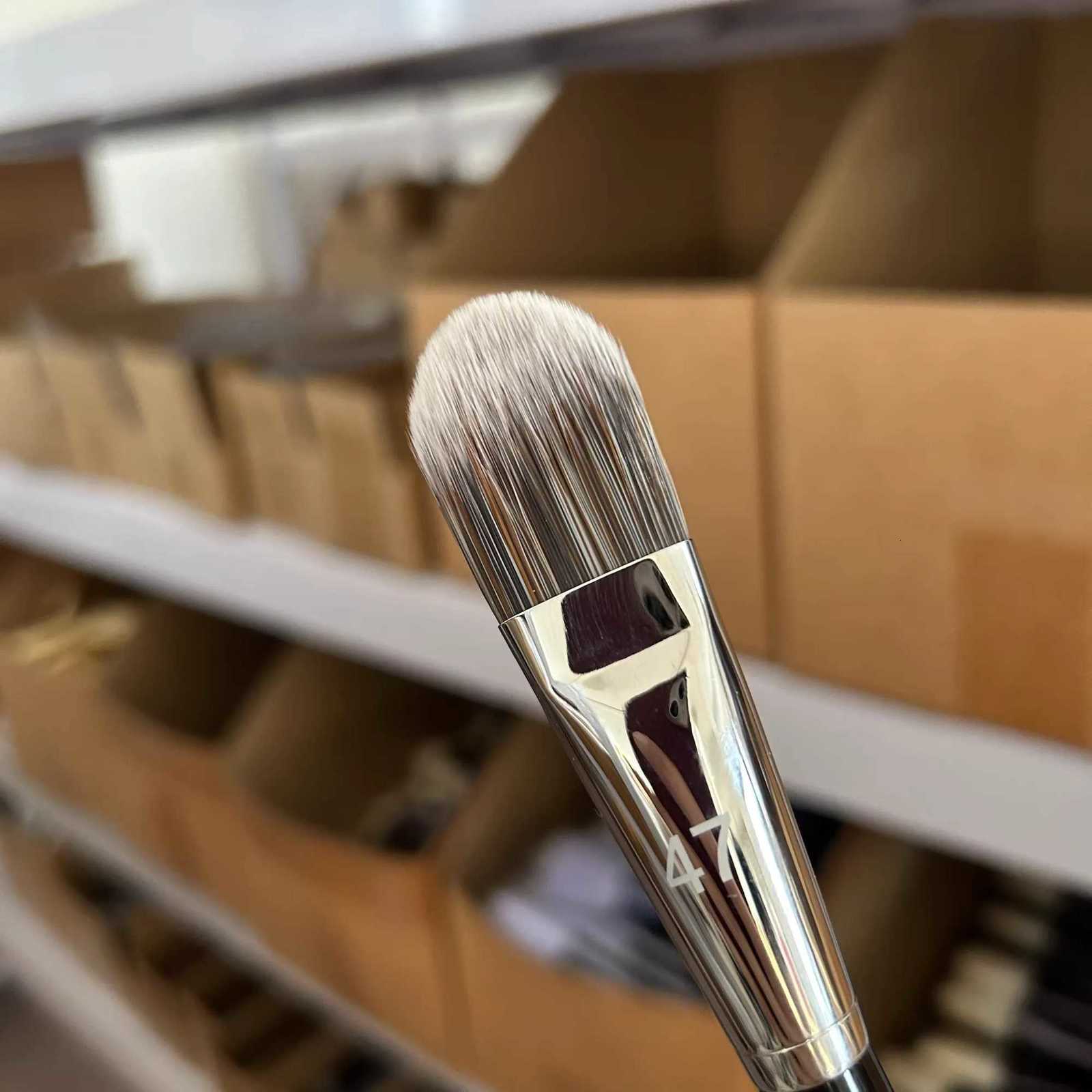 No47 Professional Foundation Brush Broom Head Liquid Foundation Shadow Repairing Brushes Women Face Base Makeup Beauty Tools Z260408