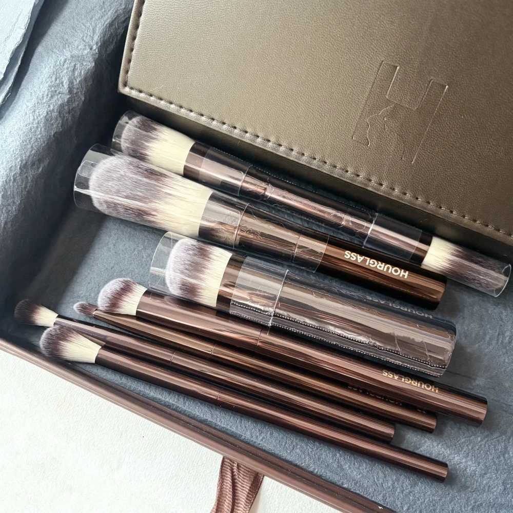 Hourglass Vegan Makeup Brush Set 7pcs High Quality Synthetic Hair Metal Handle Travel Cosmetic Brushes Kit with Pouch Box Z260408