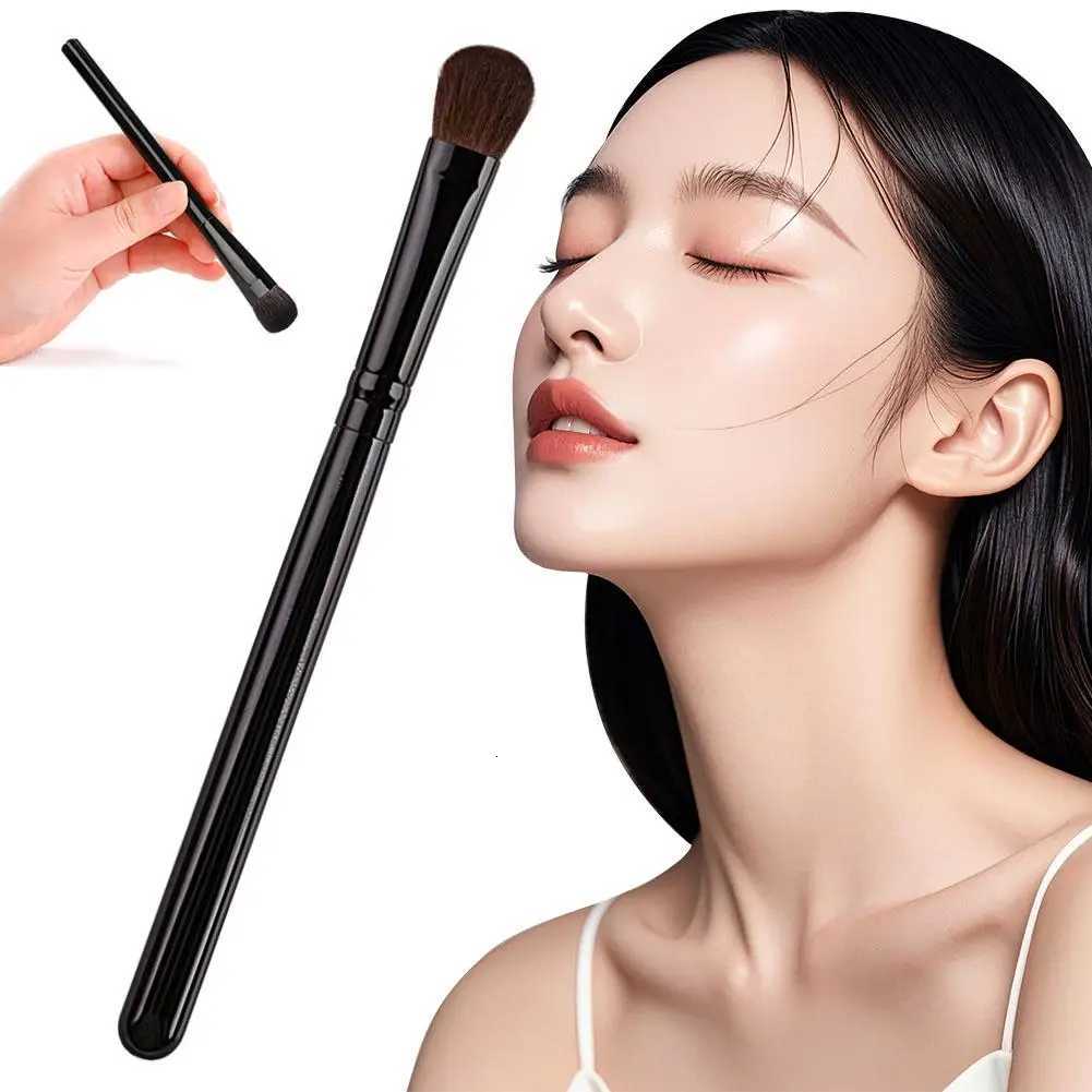 Professional Eyeshadow Brush Synthetic Bristles Precision Eyelid Crease Blending Tool Smooth Pigment Control Classic Z260408