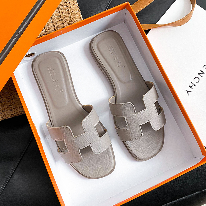 HZGUSIFU Free delivery luxury Slippers Slippers for women's outdoor wear new summer fashion flat bottomed one line dragging beach travel sandals