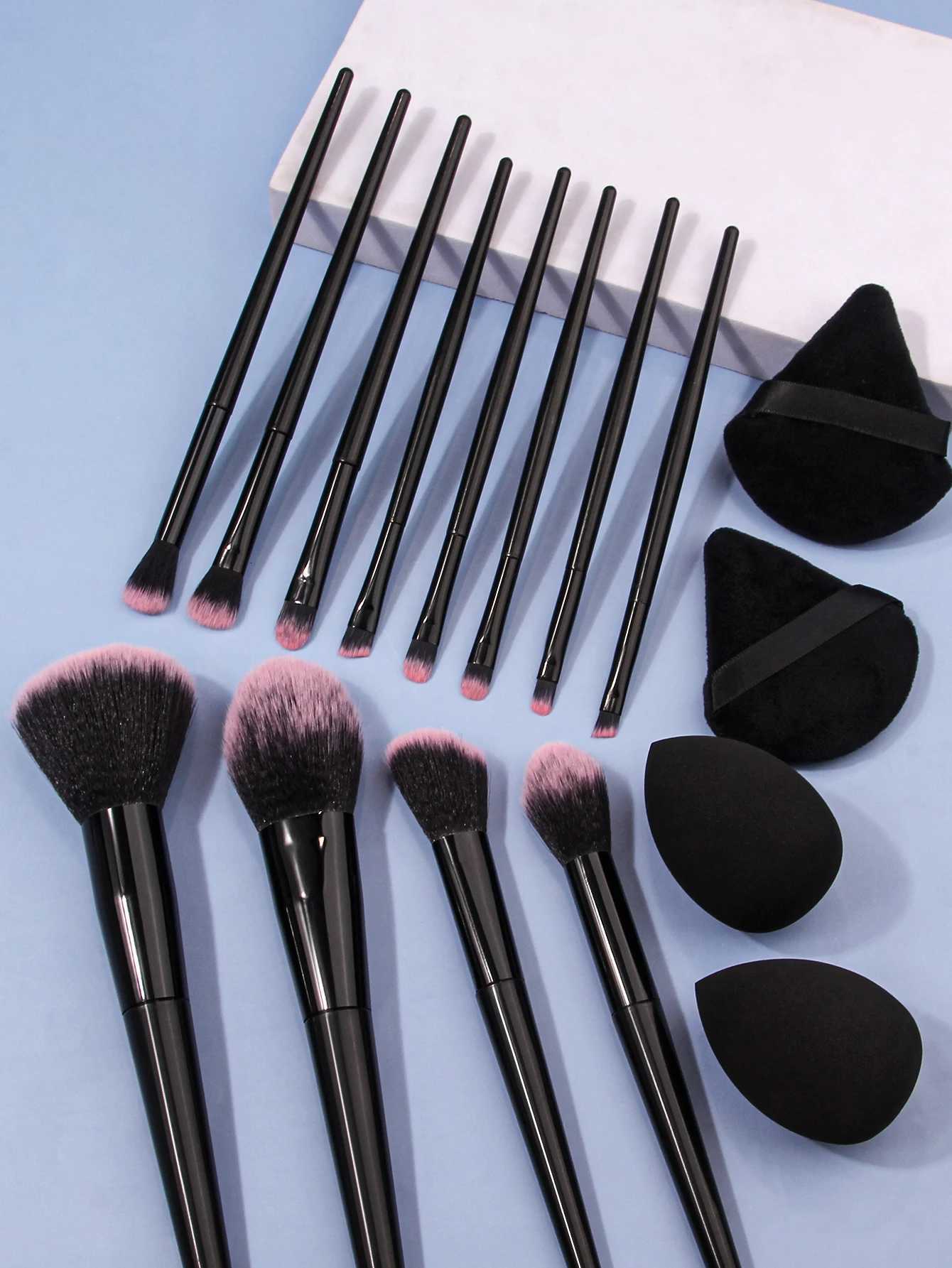 12Pcs Soft Makeup Brushes Set for Cosmetic Beauty Foundation Blush Powder Eyeshadow Concealer Blending Make Up Brush Z260408