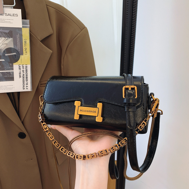 2026 New Arrival Mini Flap Crossbody Bag, Women's Oil Wax Leather Handbag with Detachable Chain Strap, Fits Phone & Daily Essentials