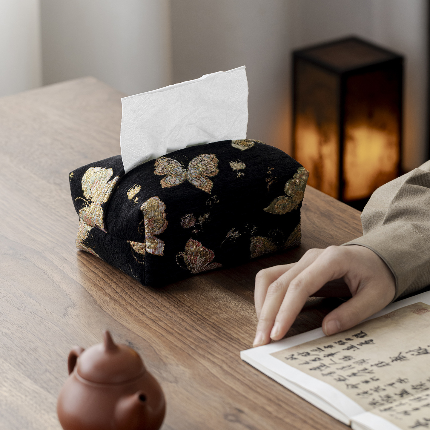 Tissue Box Cover Gold Butterfly Brocade Ink Background New Chinese Style Imitation Silk High End Tea Fabric Dustproof Tissue Holder For Living Room