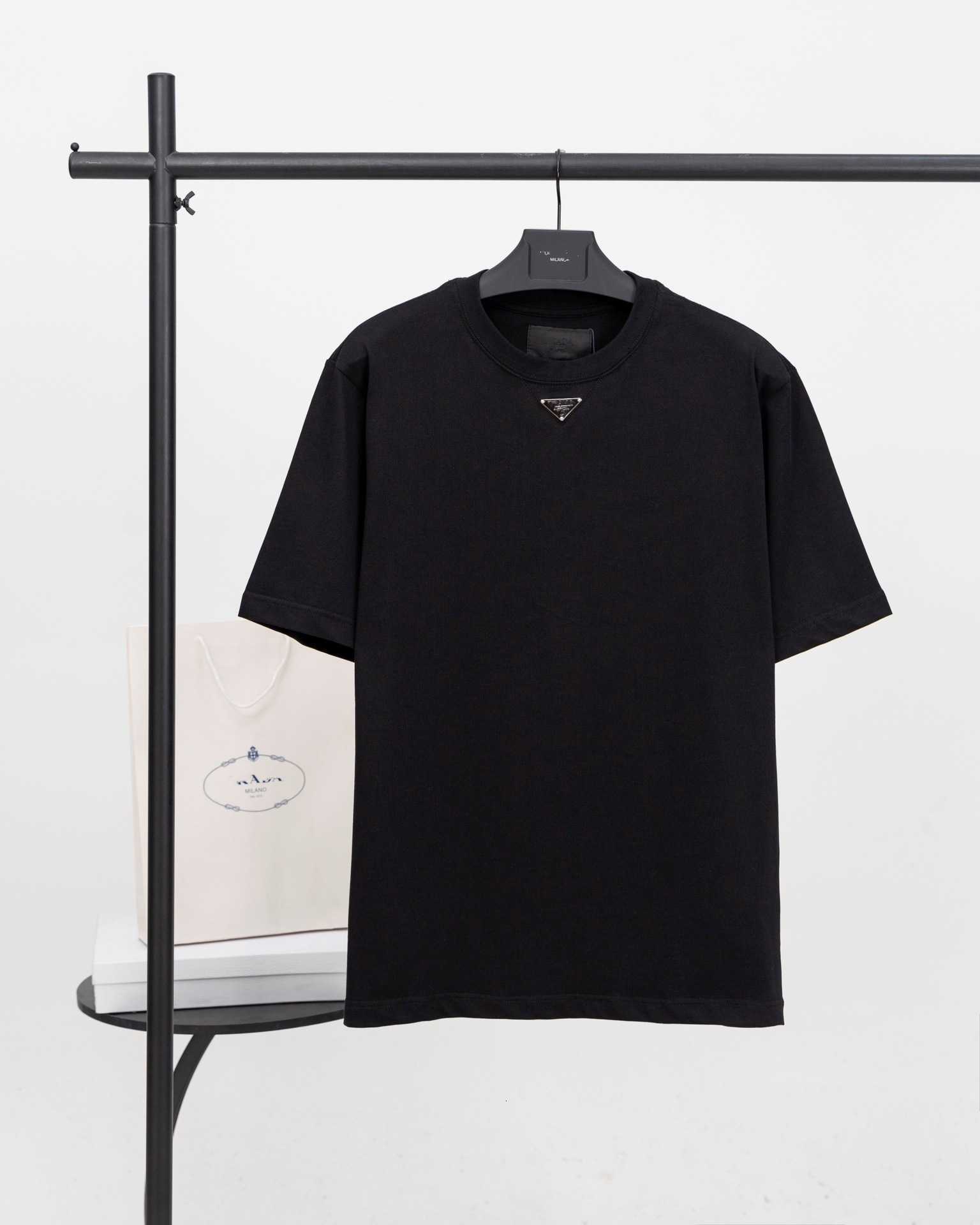 Men's Summer Casual T-Shirt Fashion Luxury Brand Cotton Soft Comfortable Simple Triangle Badge Round Neck Short Sleeve TopT260228