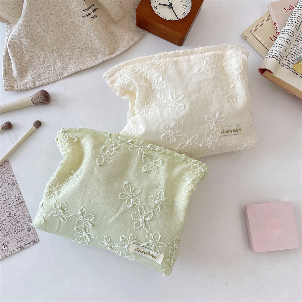 Clutch Bag Lace Three Dimensional Embroidery Makeup Lipstick Skincare Portable Storage Large Capacity