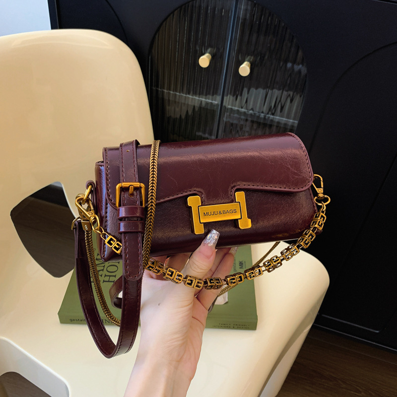 2026 New Arrival Mini Flap Crossbody Bag, Women's Oil Wax Leather Handbag with Detachable Chain Strap, Fits Phone & Daily Essentials