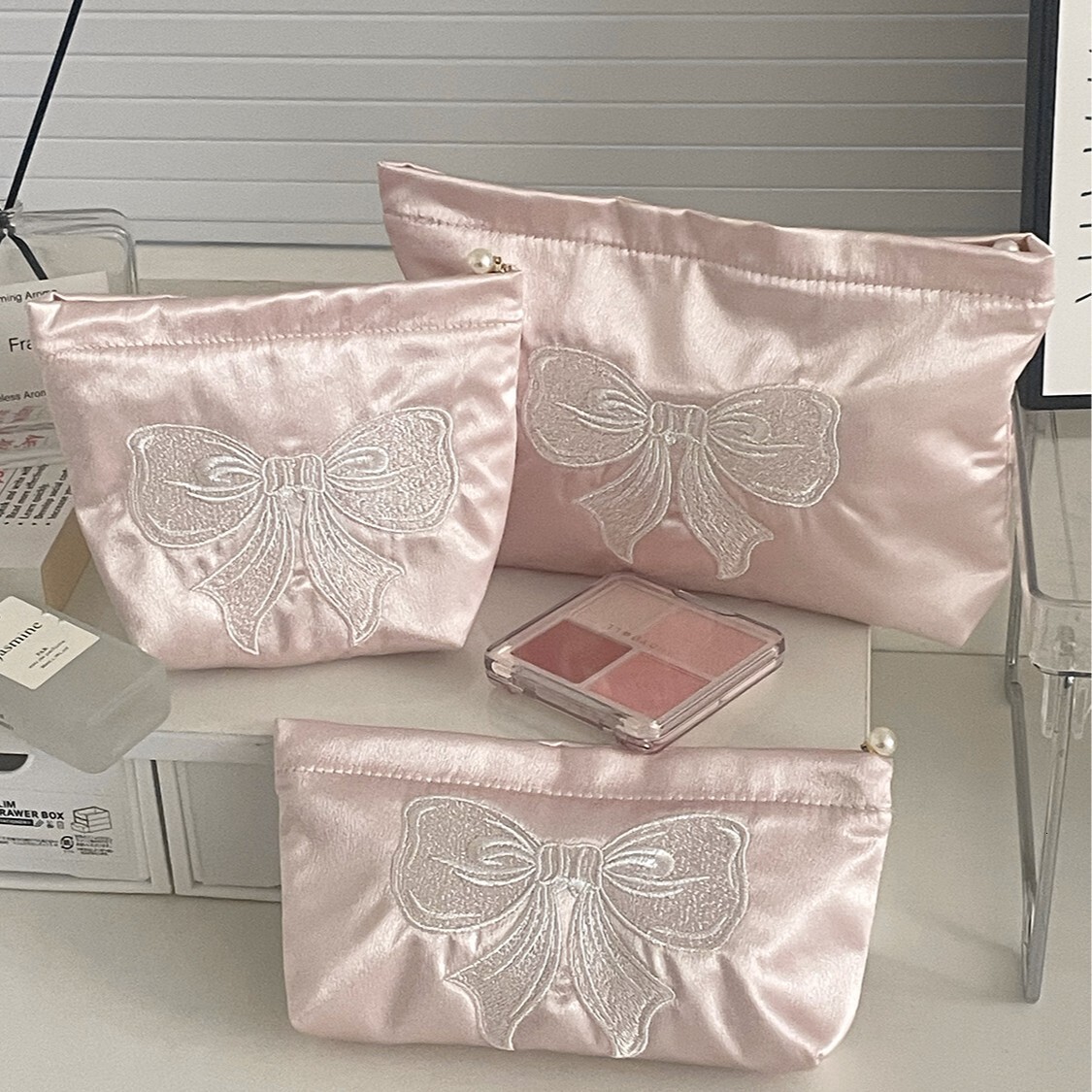 Storage Bag Pink Pearlescent Bow Cute Girly High End Large Capacity Embroidered Satin Makeup Storage