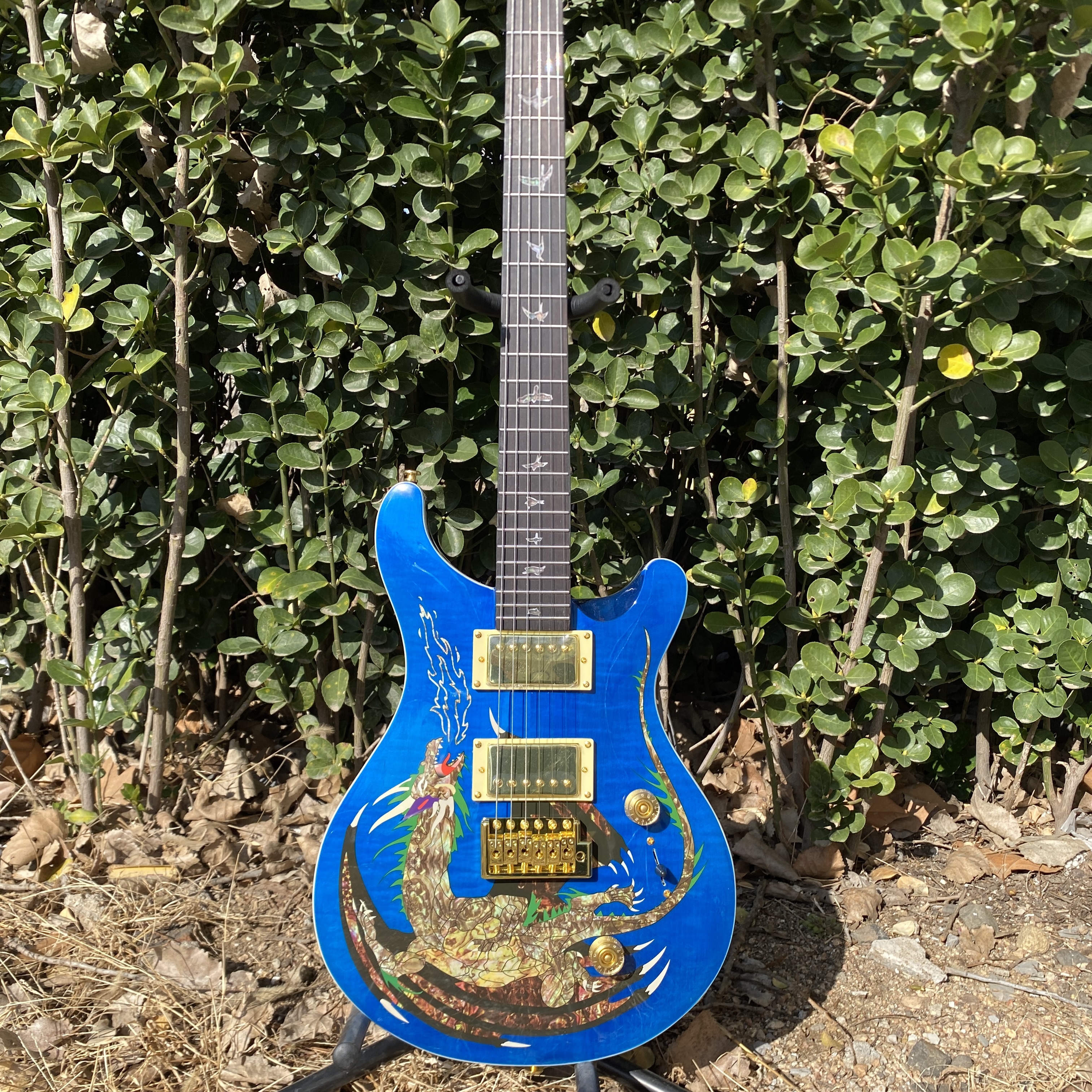 Blue dragon 24 frets electric guitar, solid body, rosewood fingerboard, 6 strings, HH pickup, gold hardware,