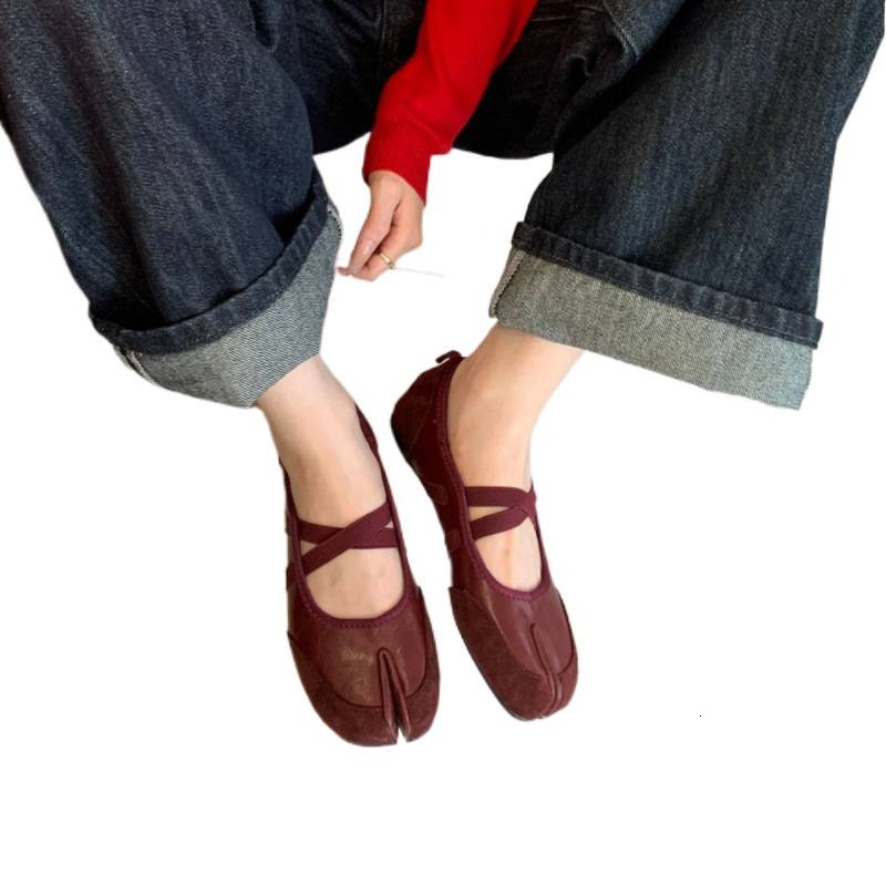 2025 Autumn Red Shoes Ballet Pig-Toe Split-Toe Women's Mary Jane Flats New Super Soft ddmysaturn
