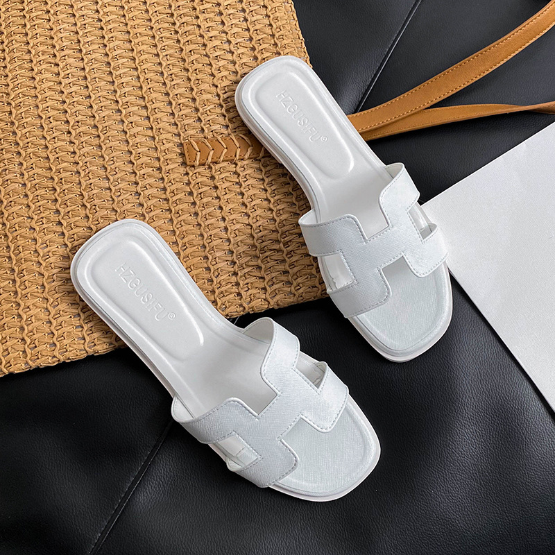 HZGUSIFU Free delivery luxury Slippers Slippers for women's outdoor wear new summer fashion flat bottomed one line dragging beach travel sandals