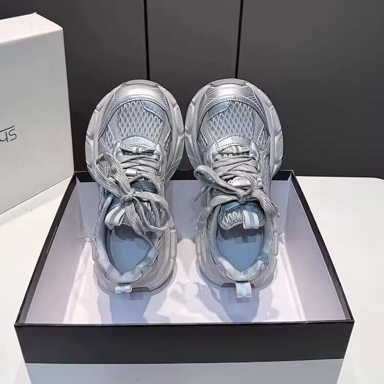 Women's dad shoes 2026 spring and autumn new style thick-soled breathable sneakers with laces, casual shoes, super popular on Instagram
