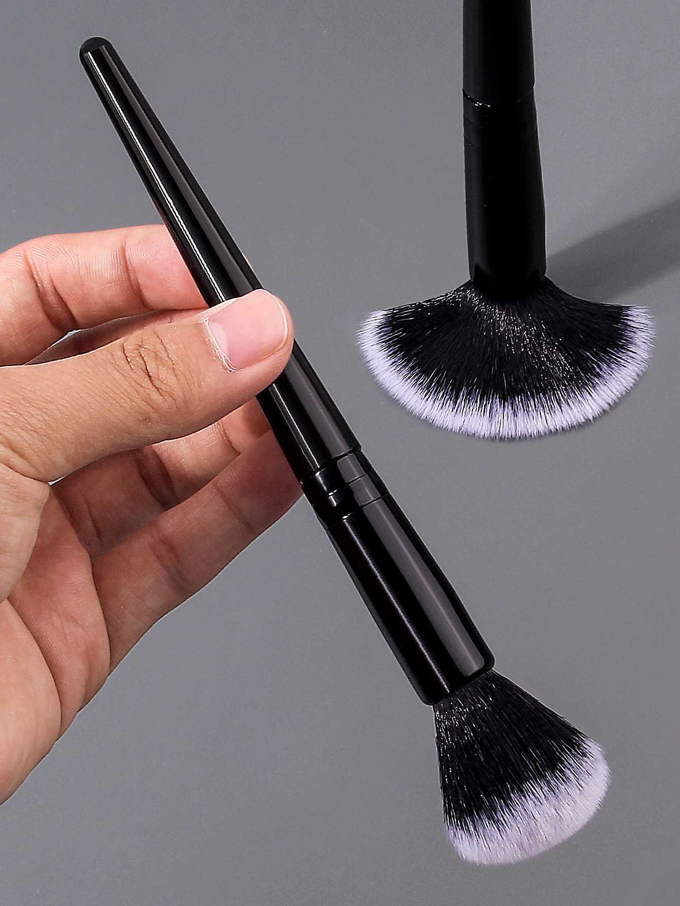 1PC Multi-Use Soft Face Brush - Tapered Round Head for Blush Powder Contour Travel-Friendly Beauty Tools for Women Z260408
