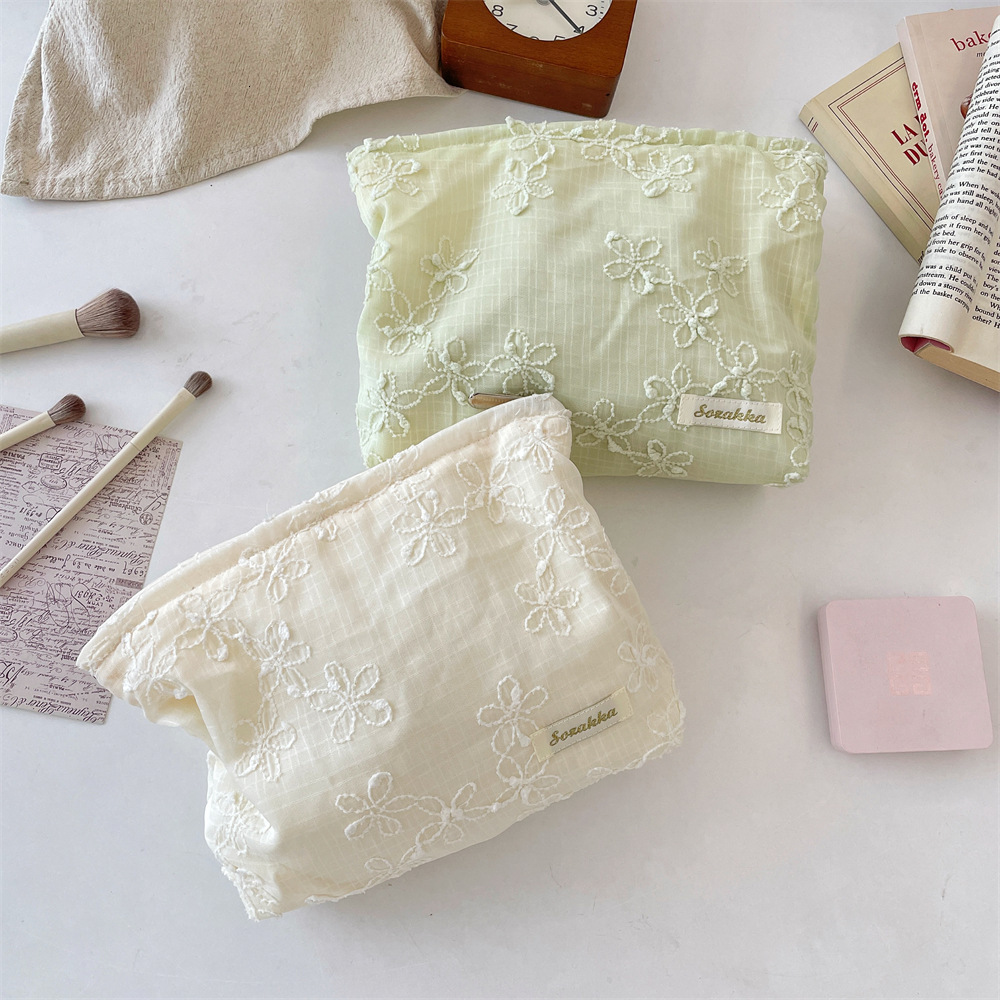 Clutch Bag Lace Three Dimensional Embroidery Makeup Lipstick Skincare Portable Storage Large Capacity