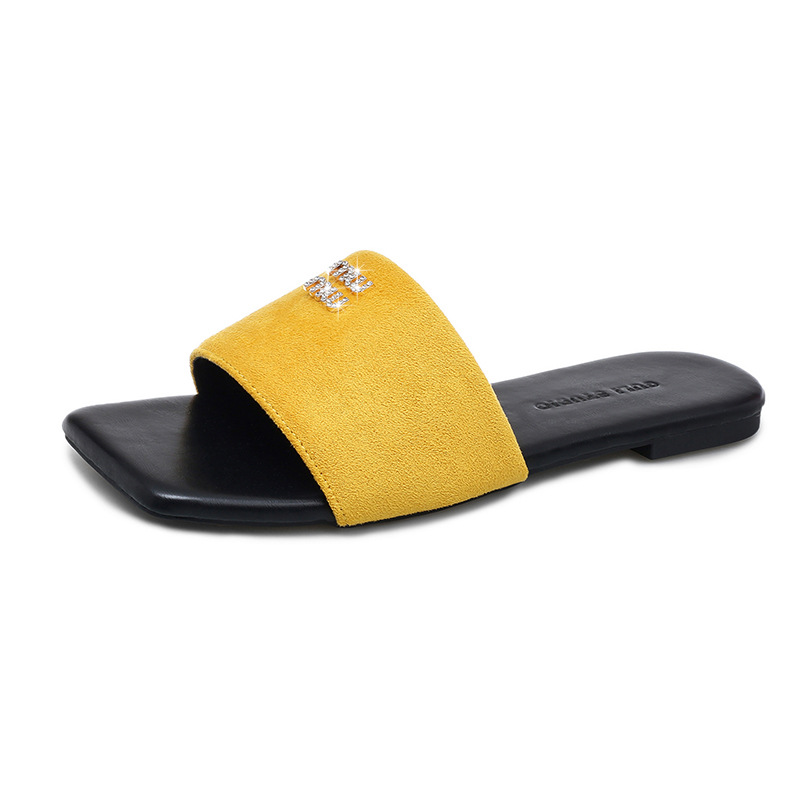 2026 Summer New Designer Fashionable Leisure Classic Letter Flat Slippers Outdoor Home Beach Sandals for Women