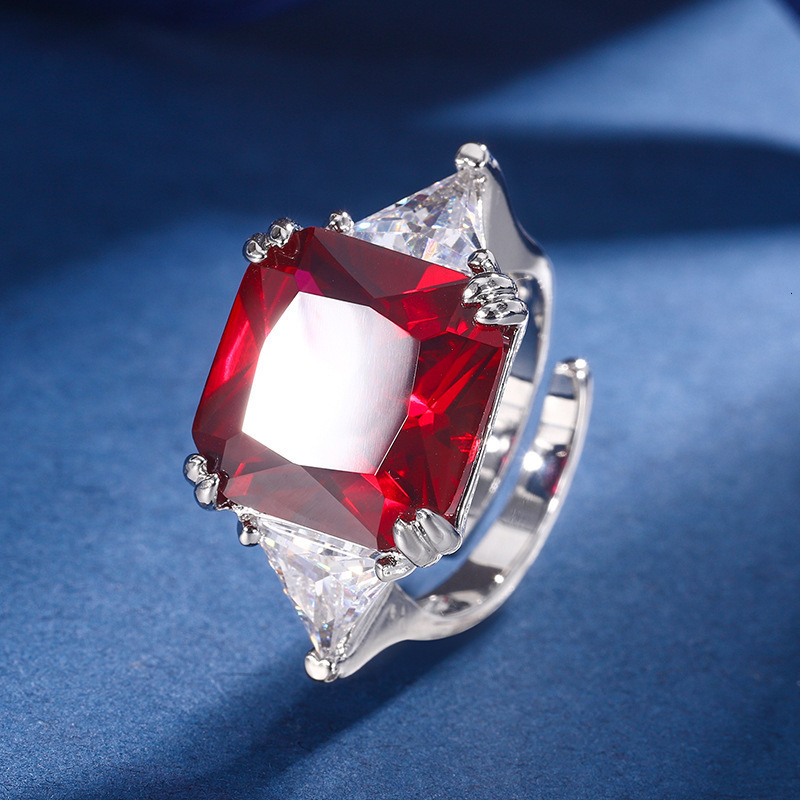 Model Gold-Plated Copper Fashion Imitation Gemstone Princess Cut 1414 Ring for Women 250908