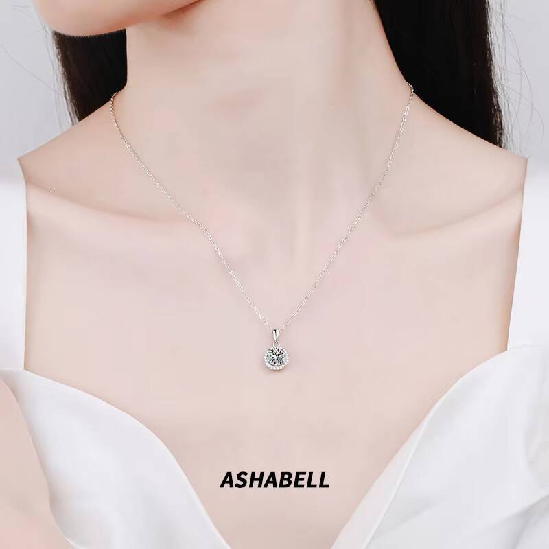 Fast Shipping Vvs D Color 1CT Moissanite Round Pendant Chain S925 Sterling Silver 1CTMoissanite Necklace for Women Wedding Gift
