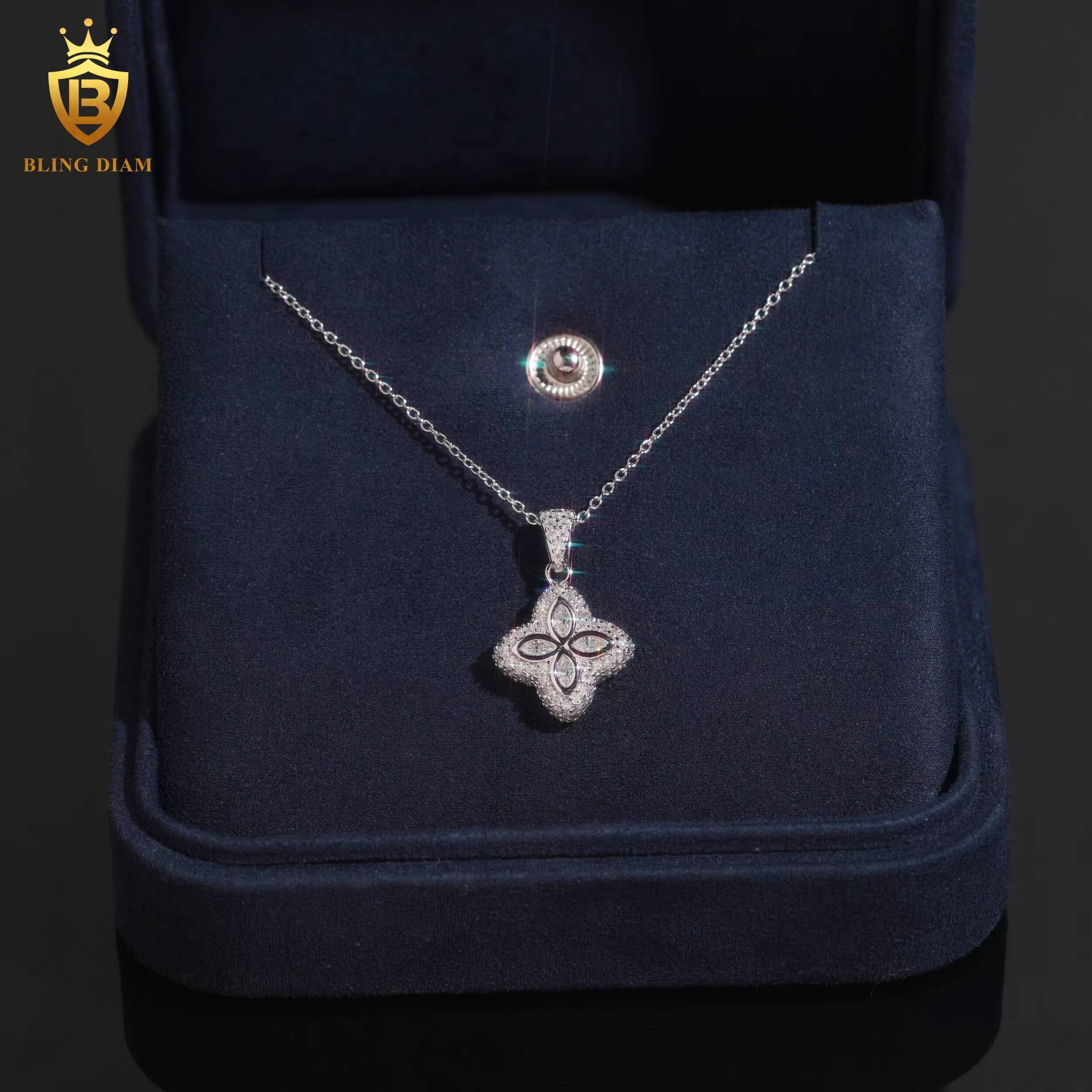 Hot Sale Fashion VVS1 Moissanite Iced Out Jewelry 925 Silver Four Leaf Clover Necklace Women Pass Diamond Tester with GRA