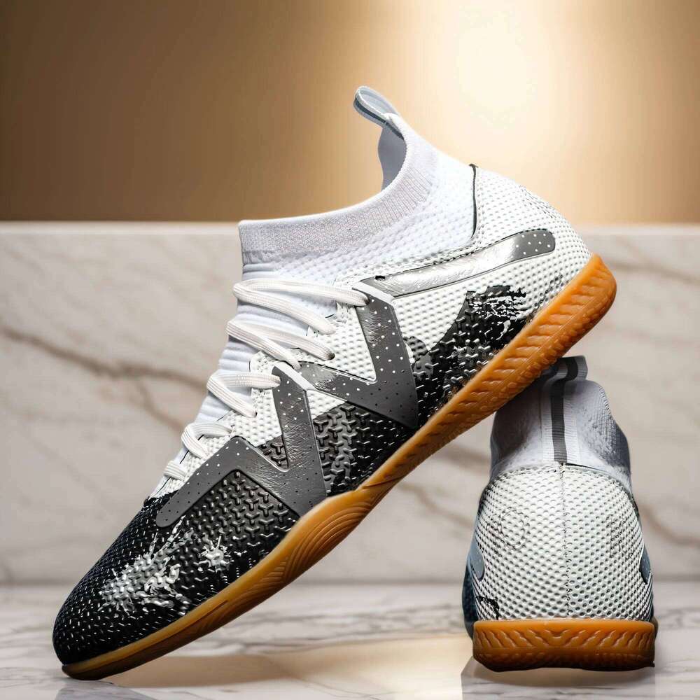 High-top soccer shoes indoor five-a-side training for both men women, slip-resistant and wear-resistant. sneakers 26H0409