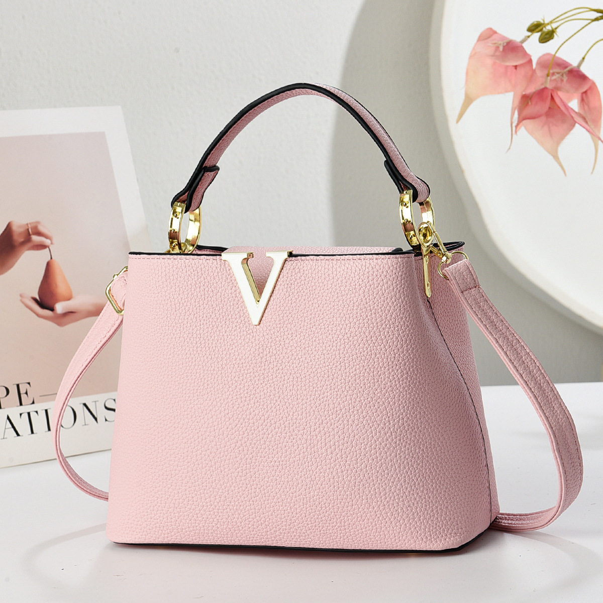 High-end ladies' handbag new model, commuter style, elegant women's crossbody, light luxury handbag, small bag, trendy and stylish