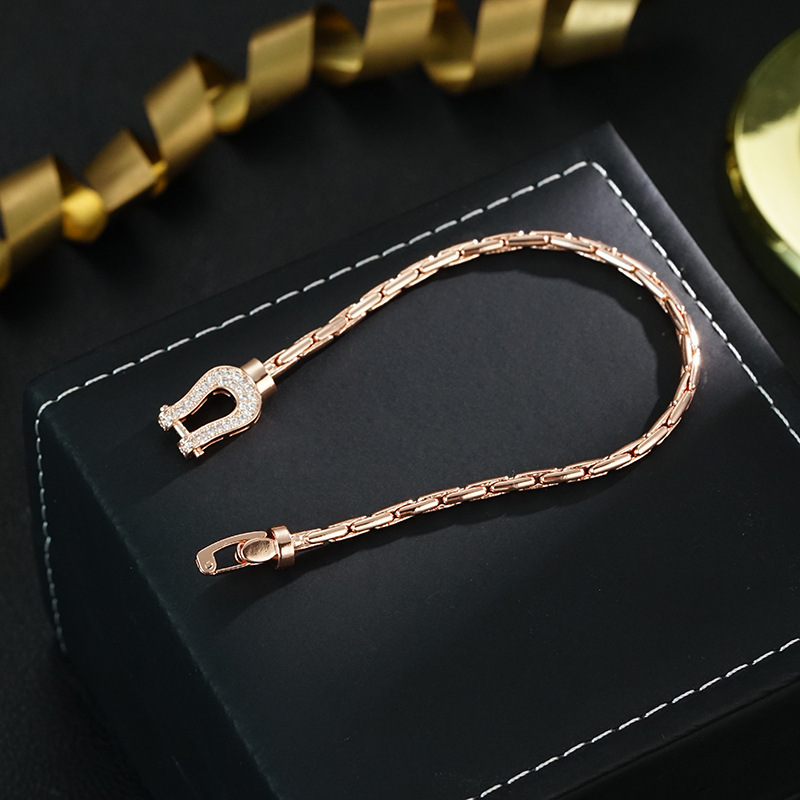 Rose Gold Horseshoe Bracelet Designer-Style Fashionable, Affordable Luxury Bracelet
