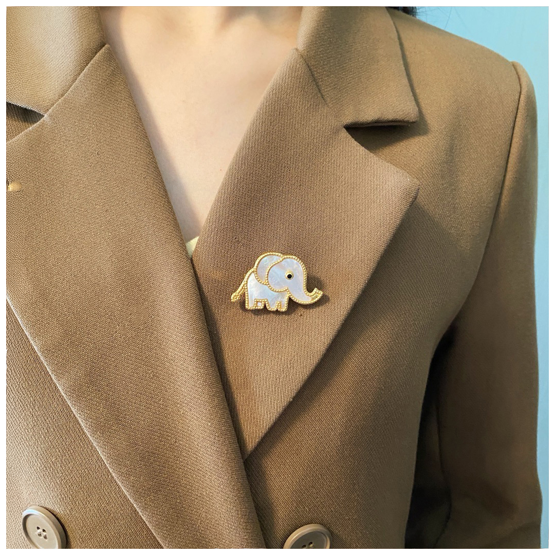 Designer Brooch for Women Elephant Brooch Luxury Jewlery Designer for Women Elegant Timeless Sparkling Statement Gift Premium Exclusive Classic Style 