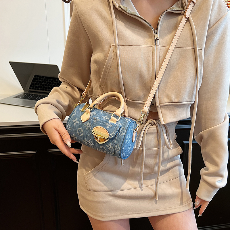 Super Popular Niche Denim for Women New Trendy Fashion Versatile Crossbody Stylish Handbag Cylinder Bag