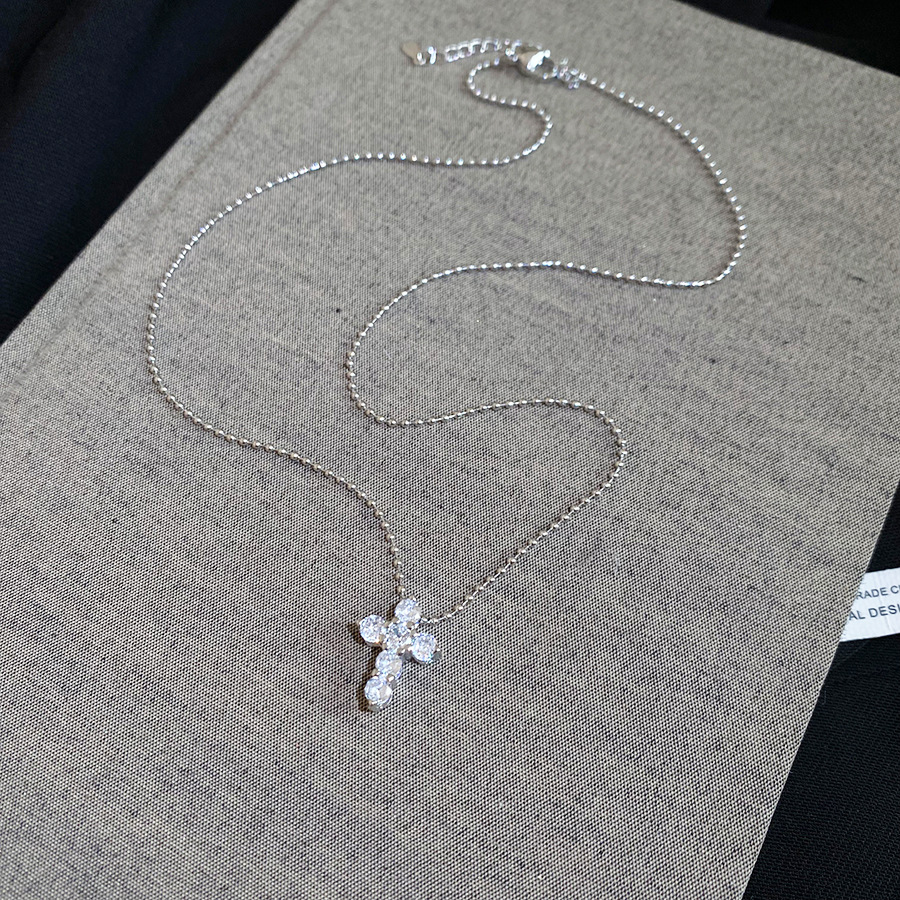 Luxury Double-Layer Cross Zircon for Women, High-End Niche Design, Vintage Layered Clavicle Chain Pendant Necklace - view 6