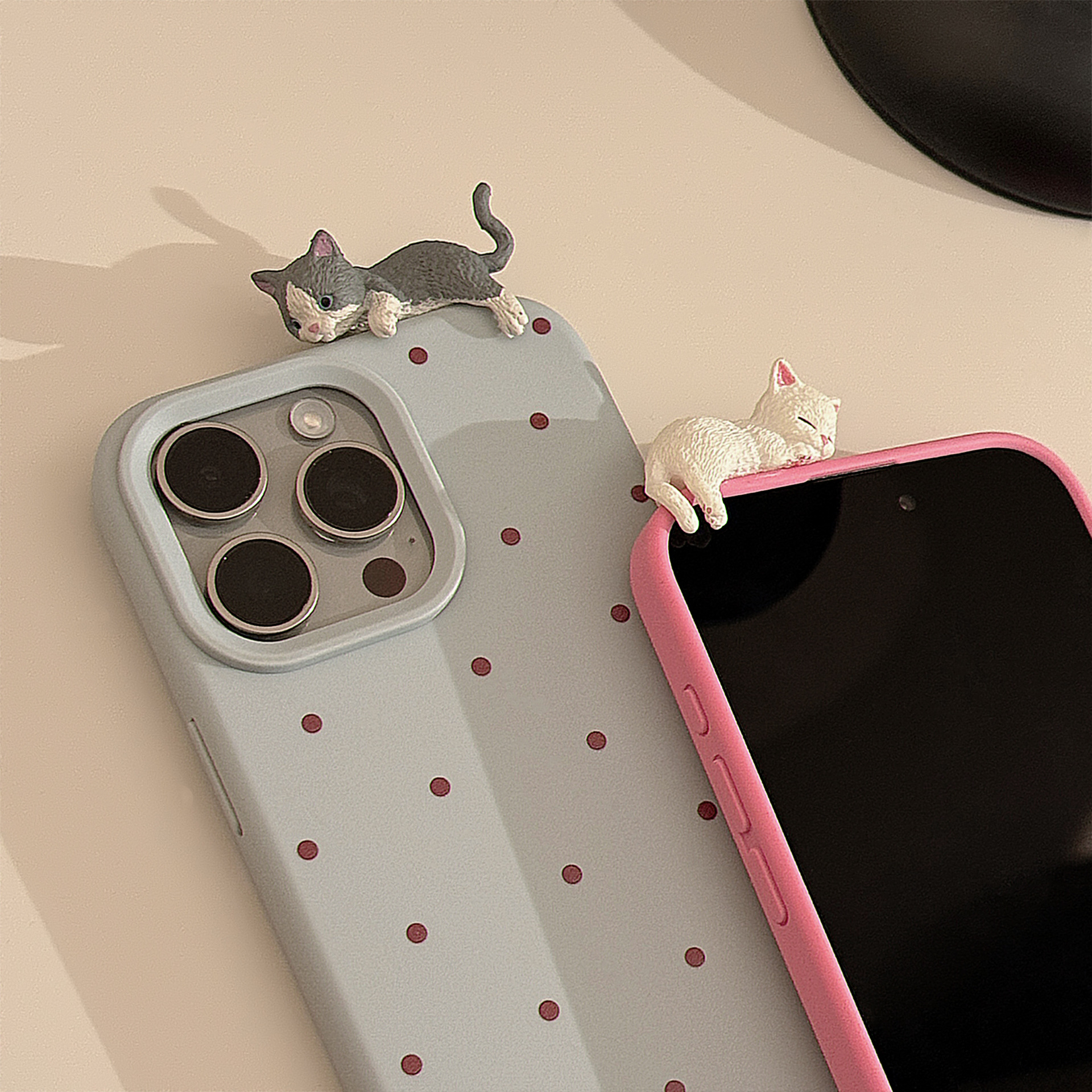 Cute 3D Lying Cat Phone Case for iPhone 17 Pro Max, Minimalist Polka Dot Cover for iPhone 15 13