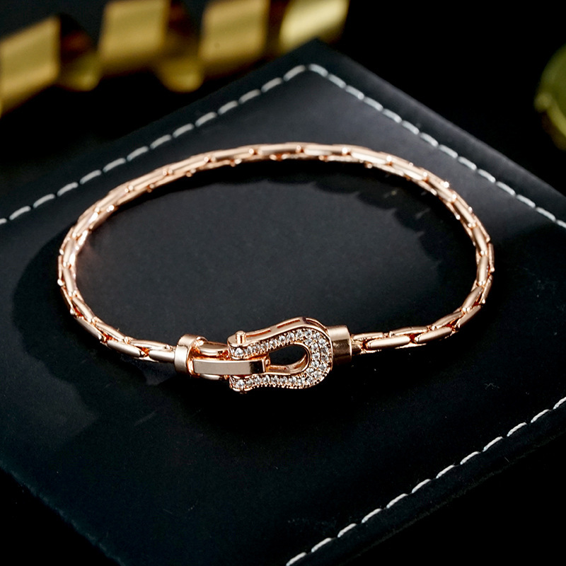 Rose Gold Horseshoe Bracelet Designer-Style Fashionable, Affordable Luxury Bracelet