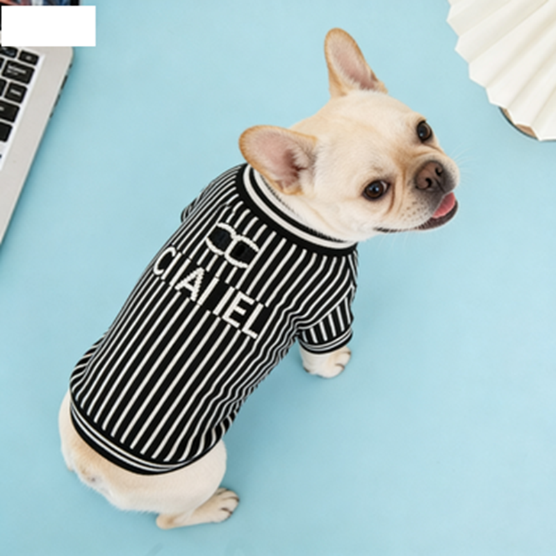 Black and white striped knitted pet clothes for dogs and cats, comfortable and resistant to pilling, suitable for all pets.