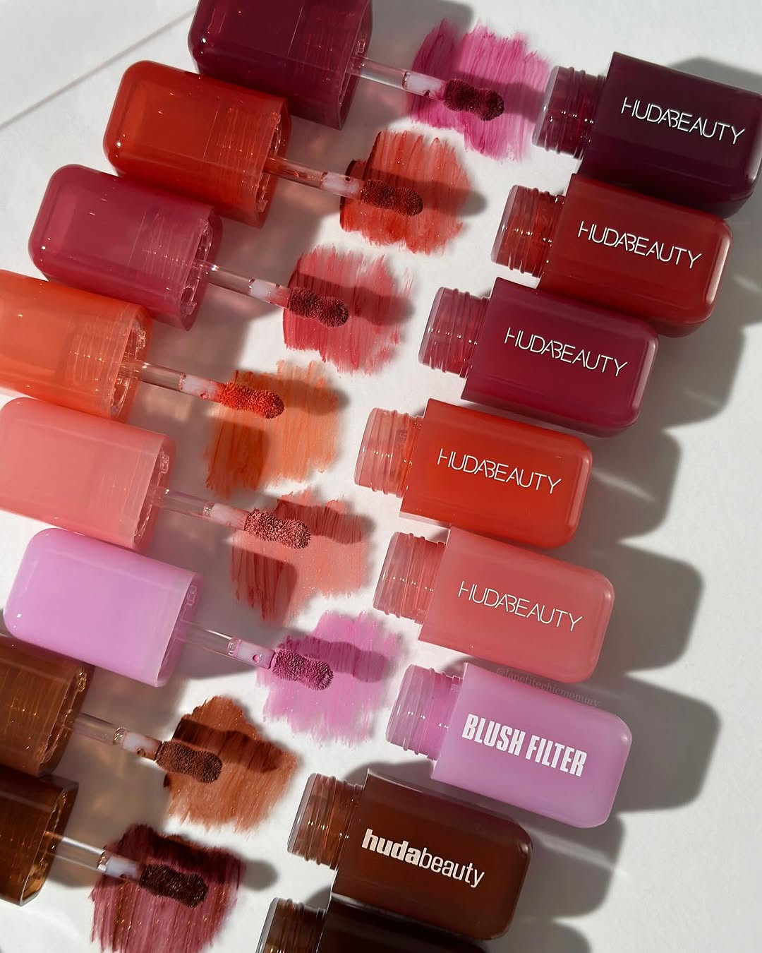 HUDA Face Makeup Blush Bluch Filter Beauty Liquid Blush Filter Strawberry Cream Soft Glow Liquid Blush 4.5ml