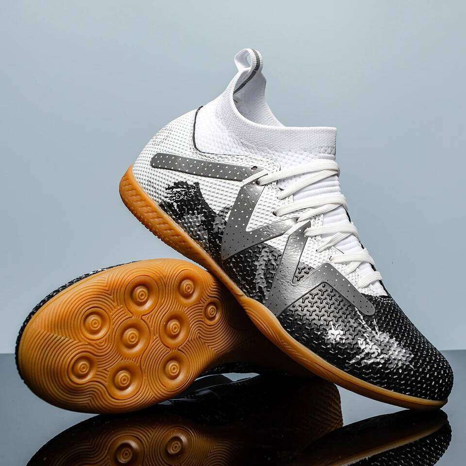 High-top soccer shoes indoor five-a-side training for both men women, slip-resistant and wear-resistant. sneakers 26H0409