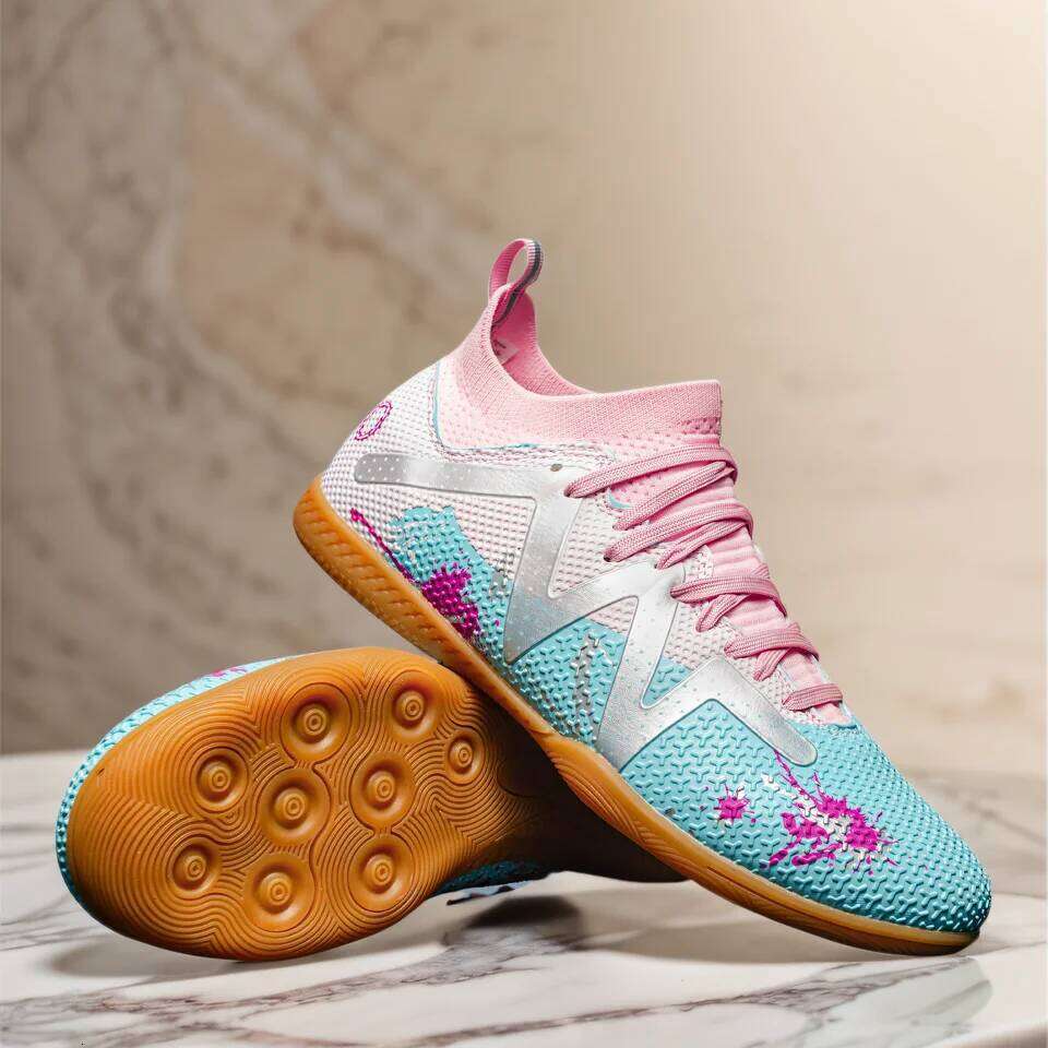 High-top soccer shoes indoor five-a-side training for both men women, slip-resistant and wear-resistant. sneakers 26H0409