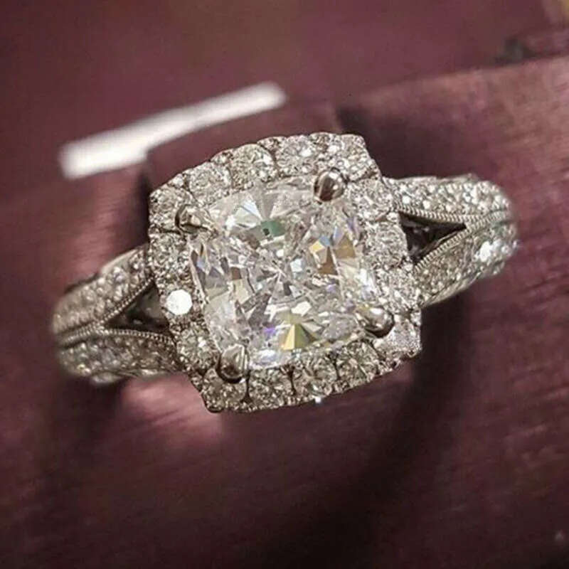 new Jewelry style wedding ring four-prong set with square Moissanite women's fashionable proposal jewelry