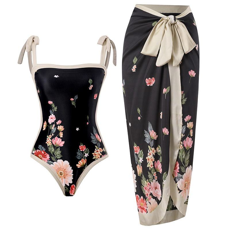 2025 One-Piece Conservative Tummy-Control Slimming Vacation Beach Hot Spring Swimsuit French One-Piece Bikini