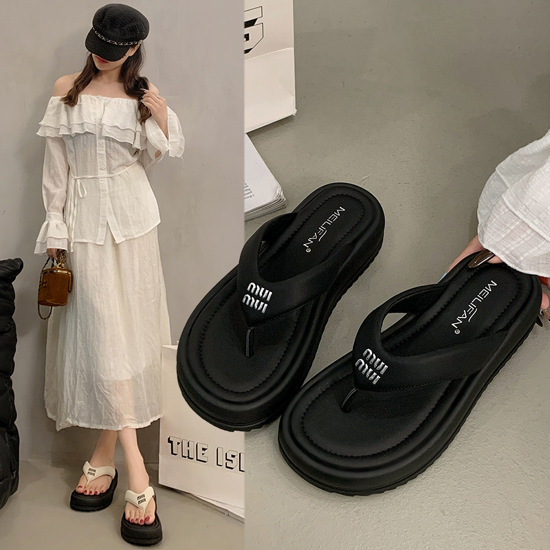 2026 Summer Hot Legged Designer Flip flops Outdoor Casual Fashion Height Increasing Letter Sandals for Women
