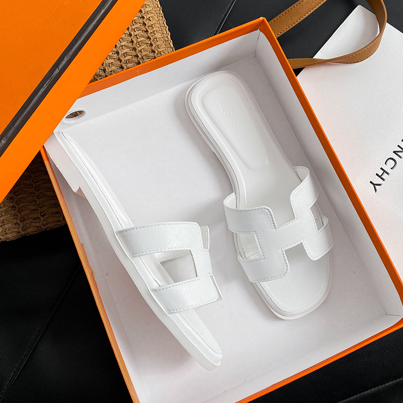 Free shipping Designer Slippers Designer Slip-On House Shoes with Comfortable Cushioning fashionable