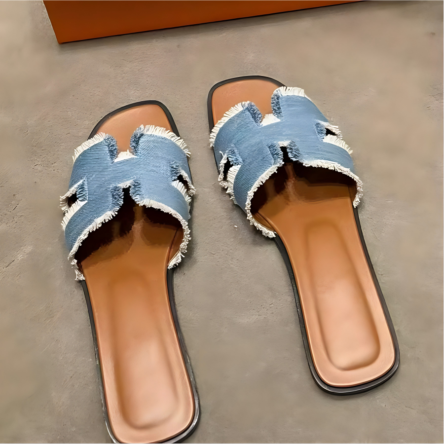 2026 Summer New Edded Square Head Designer Flat Slippers Trendy Fashion Versatile Sandals for Women
