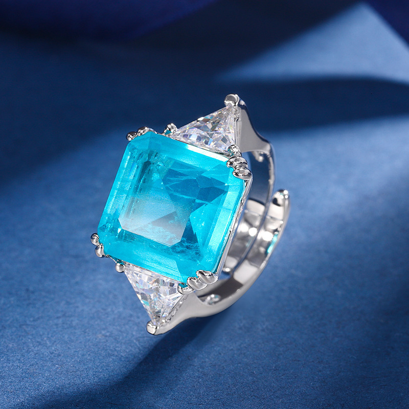 Model Gold-Plated Copper Fashion Imitation Gemstone Princess Cut 1414 Ring for Women 250908